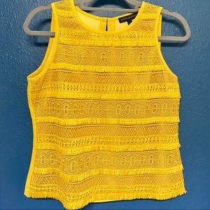 Banana Republic sleeveless work blouse. Size: XS; Color: Yellow. Gorgeous detail